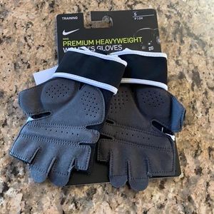 Nike Black and Gray Women's Training Gloves